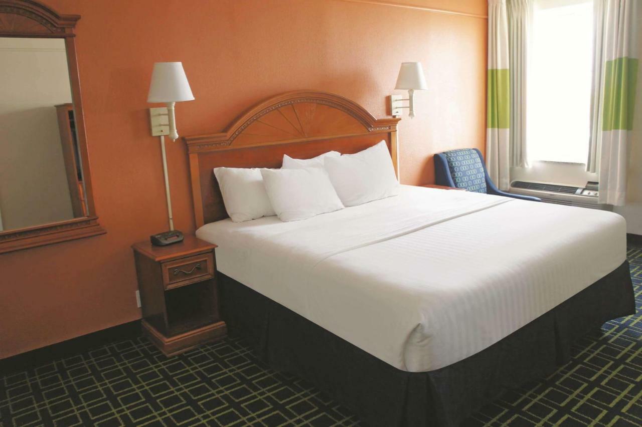 La Quinta Inn & Suites ทัลซา ภายนอก รูปภาพ